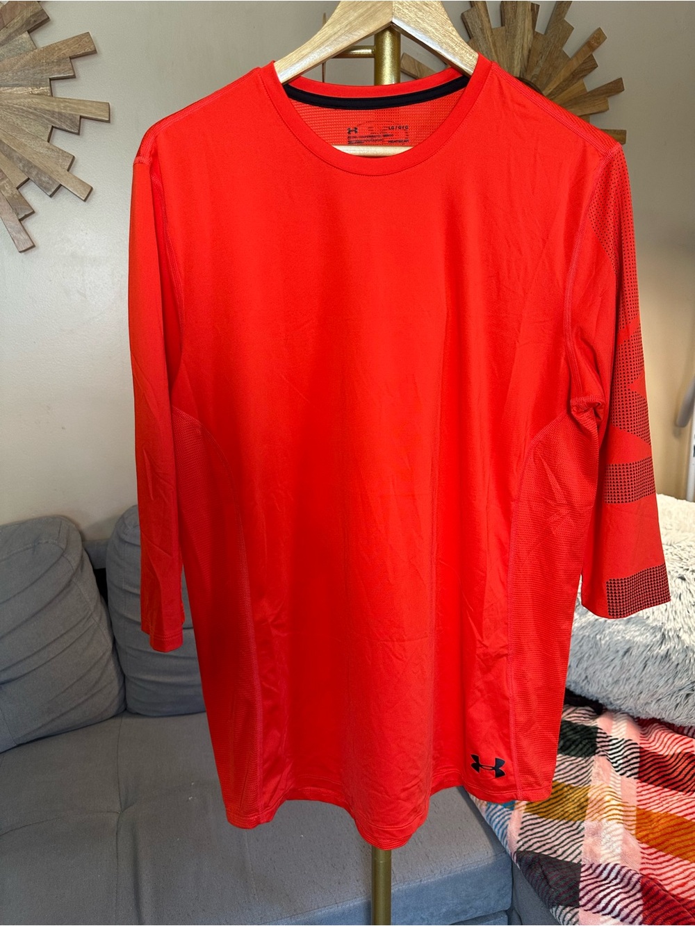 Under Armour Men’s Red Performance 3/4 Raglan Sleeve Shirt